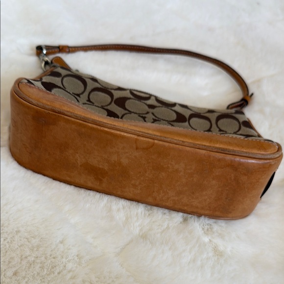 Coach Brown and Tan Shoulder Bag - Picture 2 of 6